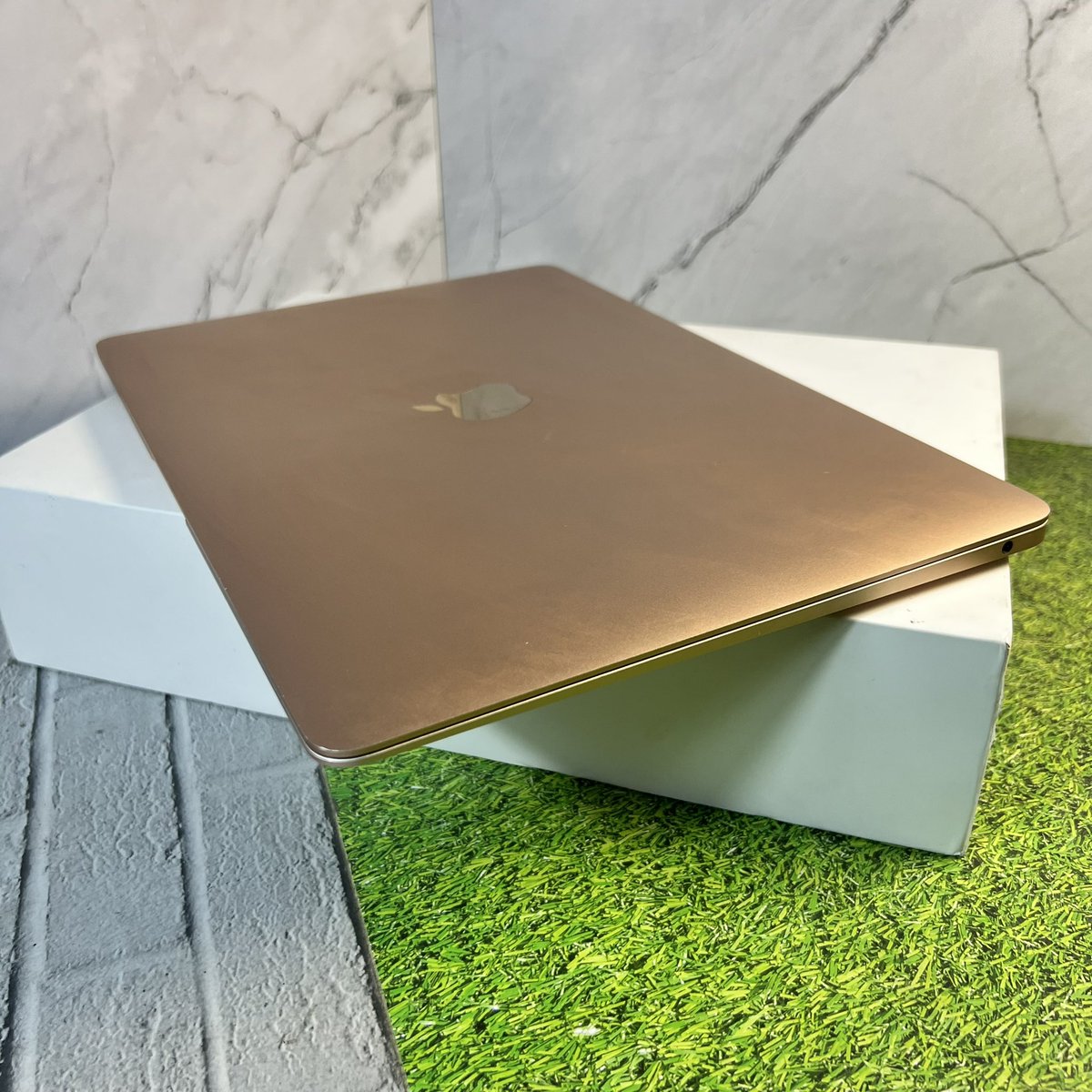 ramus_onos's tweet photo. wts lfb Macbook Air M1 2020
•Rose Gold
•⁠8/512 gb
•CC: 350, BH: 84%
•⁠no issues, Fungsi semua normal
•⁠Kelengkapan Fullset (Box, Macbook &amp; Charger) cod Jaktim, Jaksel dm or rep if u interested !
#zonauang
#zonajajan
#wts https://t.co/yiEw723k5Z