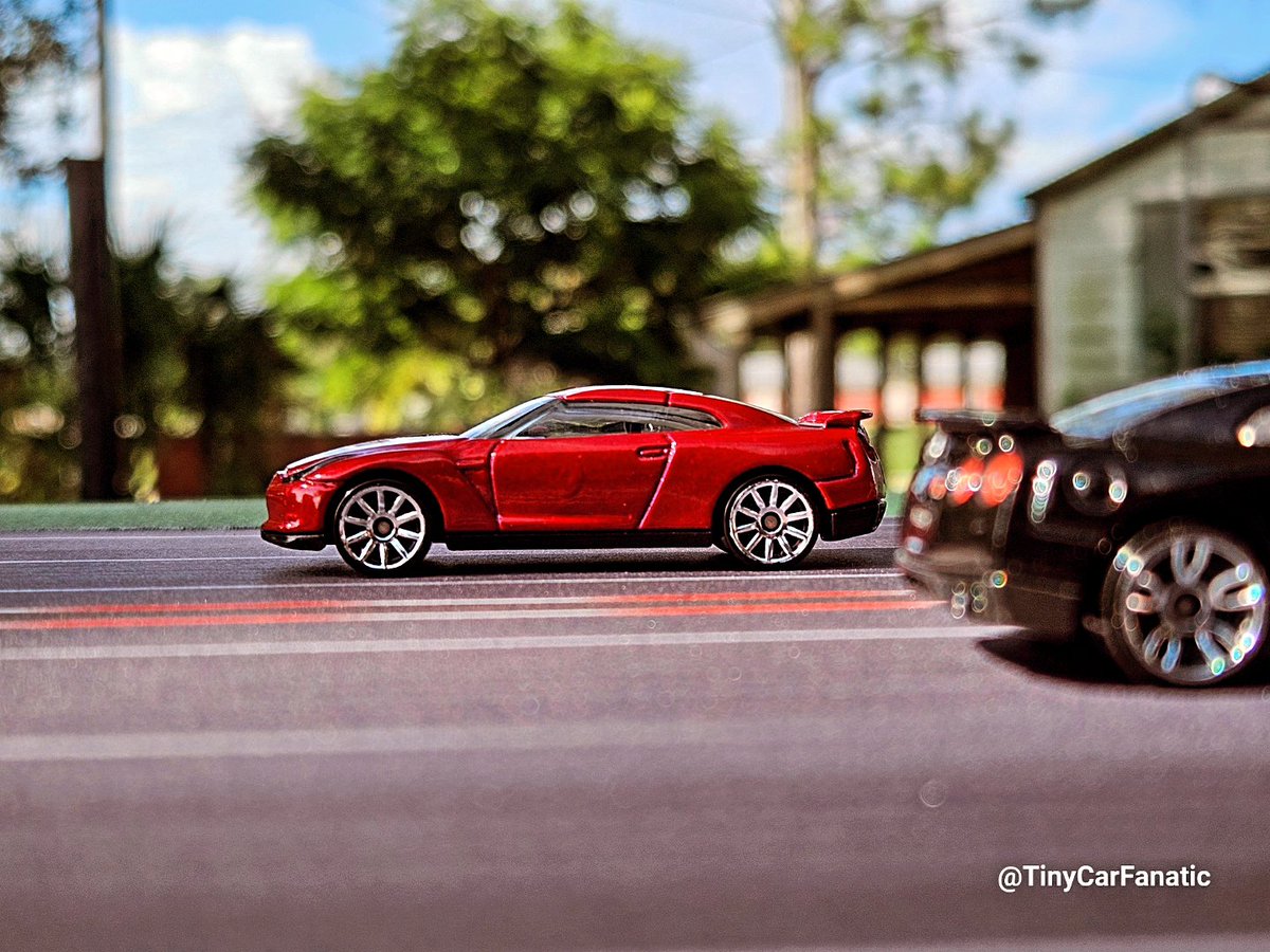TinyCarFanatic's tweet photo. #tbt straight out of 2009 featuring the Hot Wheels diecast Nissan GTR R35 

#nissan
#gtr 
#hotwheels
#hotwheelscollectors
#hotwheelsphotograpy
#matchbox
#diecast
#tinycarfanatic https://t.co/r0pxIMgD8h