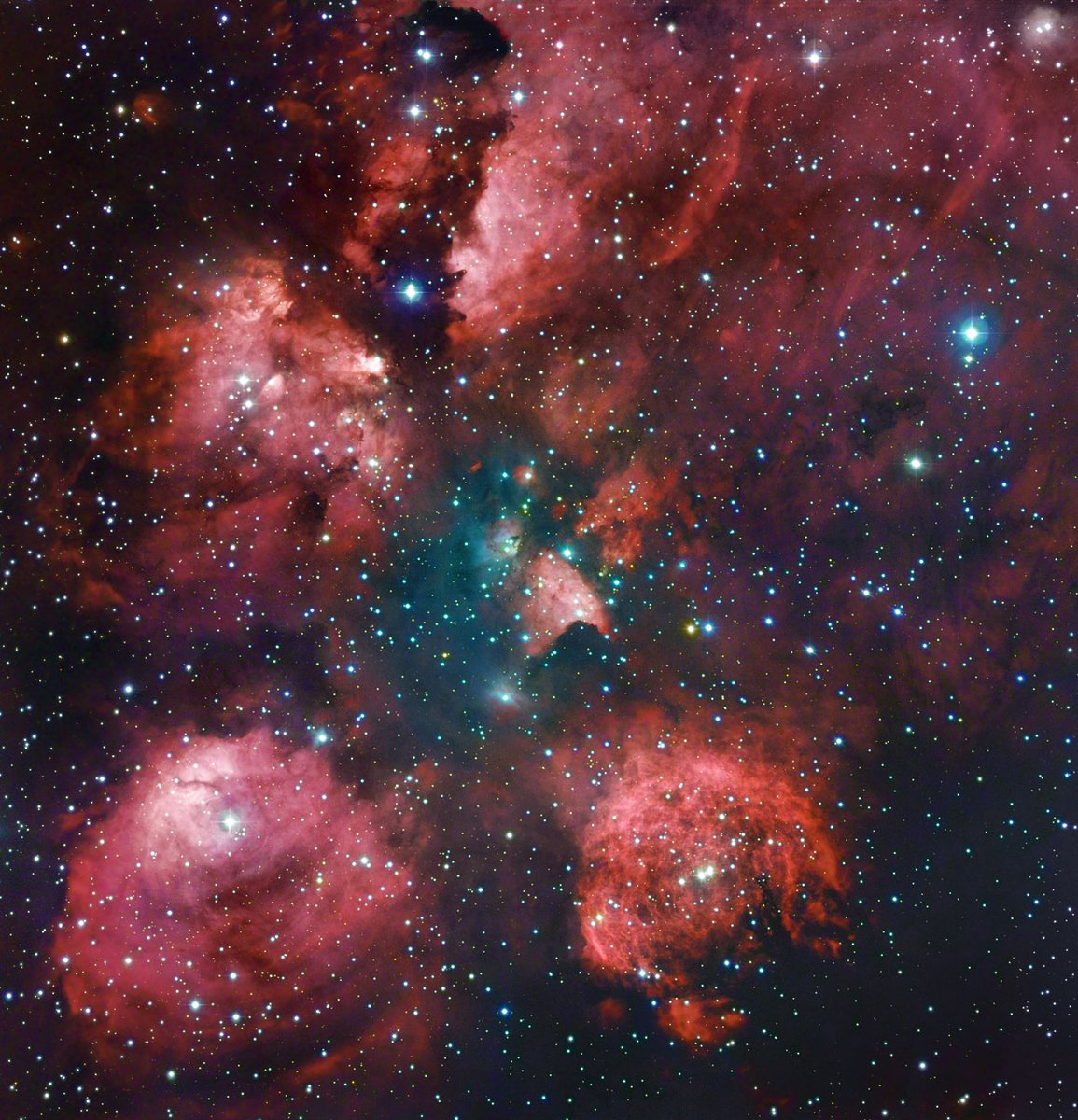 luferreira_iam's tweet photo. A Nebulosa Pata de Gato, também conhecida como NGC 6334, está situada na constelação de Escorpião.
Embora pareça próxima do centro da Via Láctea, ela está a apenas 5.500 anos-luz da Terra.
(Crédito: ESO/R. Gendler & R.M. Hannahoe)
#Science #scientificcommunication #SERASpace https://t.co/W3MwEHP6gY