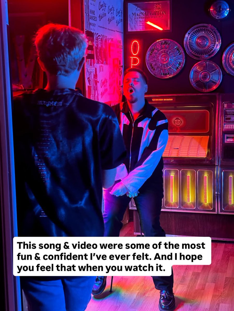 bdayton_'s tweet photo. CD PLAYER 💿 SONG + VIDEO OUT TONIGHT AT MIDNIGHT 

https://t.co/xXA5FpWsTu https://t.co/6gAkUB0cxV