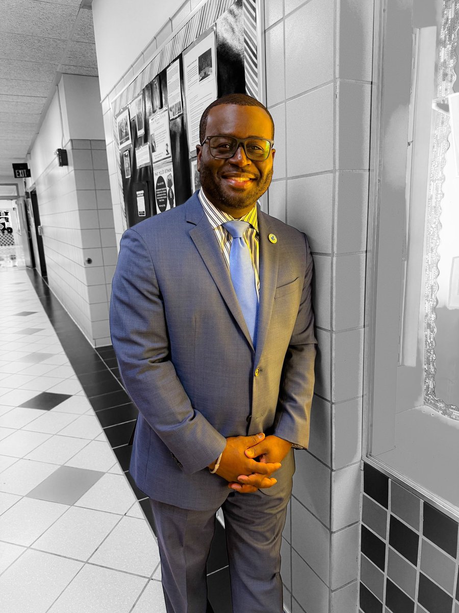 jacobscott101's tweet image. 26 years in the Rochester City School District 🙏🏾. Still learning, still growing, still leaning into the work. Titles come and go, but impact lasts forever. Here’s to planting seeds that will outlive us. @RCSDNYS