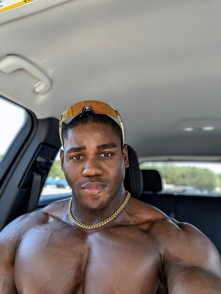 Aaron 💘🥥🌴 tweet media