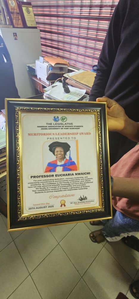 EuchariaN's tweet image. Honoured to receive an Award of Meritorious Leadership from the Legislative, National Association of Science Students, UniPort. 
A humbling reminder that little efforts can leave lasting impact.Grateful &amp;amp; inspired to keep nurturing future scientists.
#Leadership #Science #UniPort