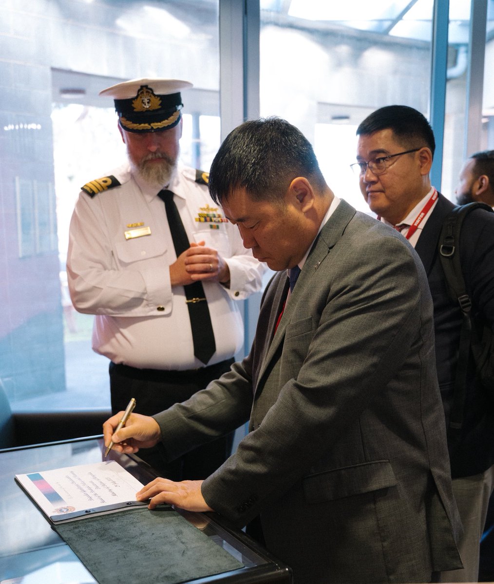 ADFTrngC's tweet photo. Interoperability, English Language skills and regional friendship took centre stage as #ADFDITC was visited by members of the Ministry of Defence of Mongolia. A fantastic chance to further strengthen our relationship!
#ForTheFutureWeLearn |#FriendshipThroughUnderstanding https://t.co/MgWbmXrB4b
