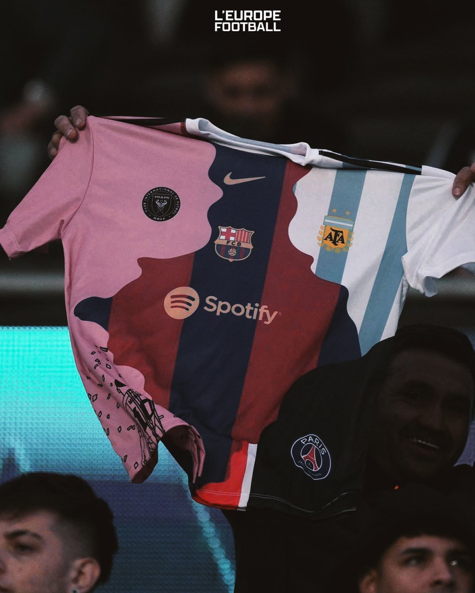 Kral, halkını selamlıyor.