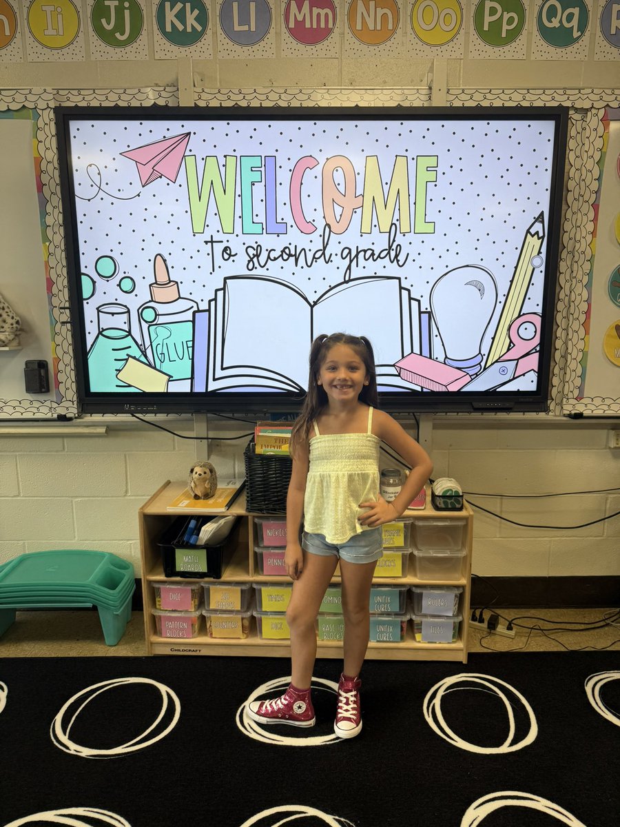 SindicicJamie's tweet photo. Happy first day! ❤️ @SEM_Dalers https://t.co/HRT256G2Fk