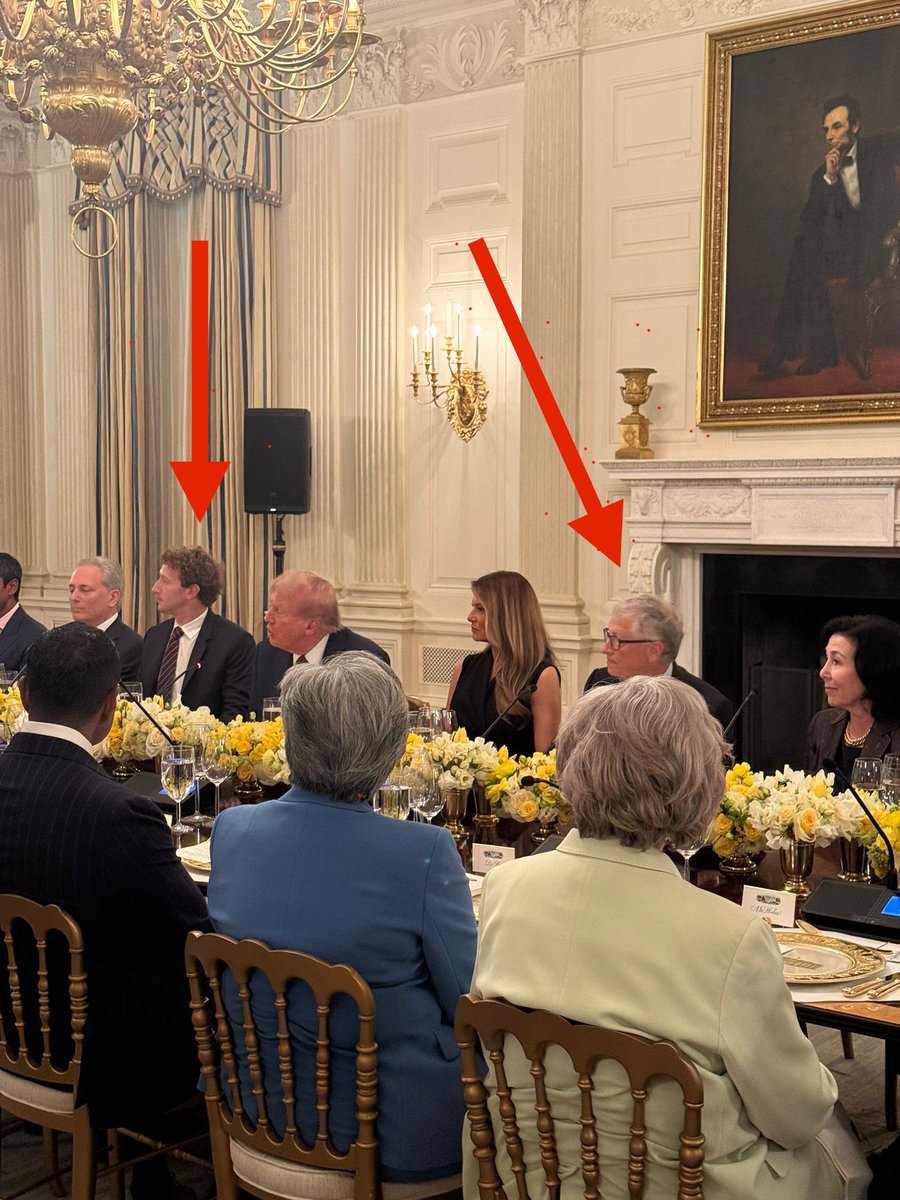 🚨BREAKING: President Trump is hosting a White House dinner right now with Mark Zuckerberg and Bill Gates seated next to him and First Lady Melania. 

What the hell is going on?