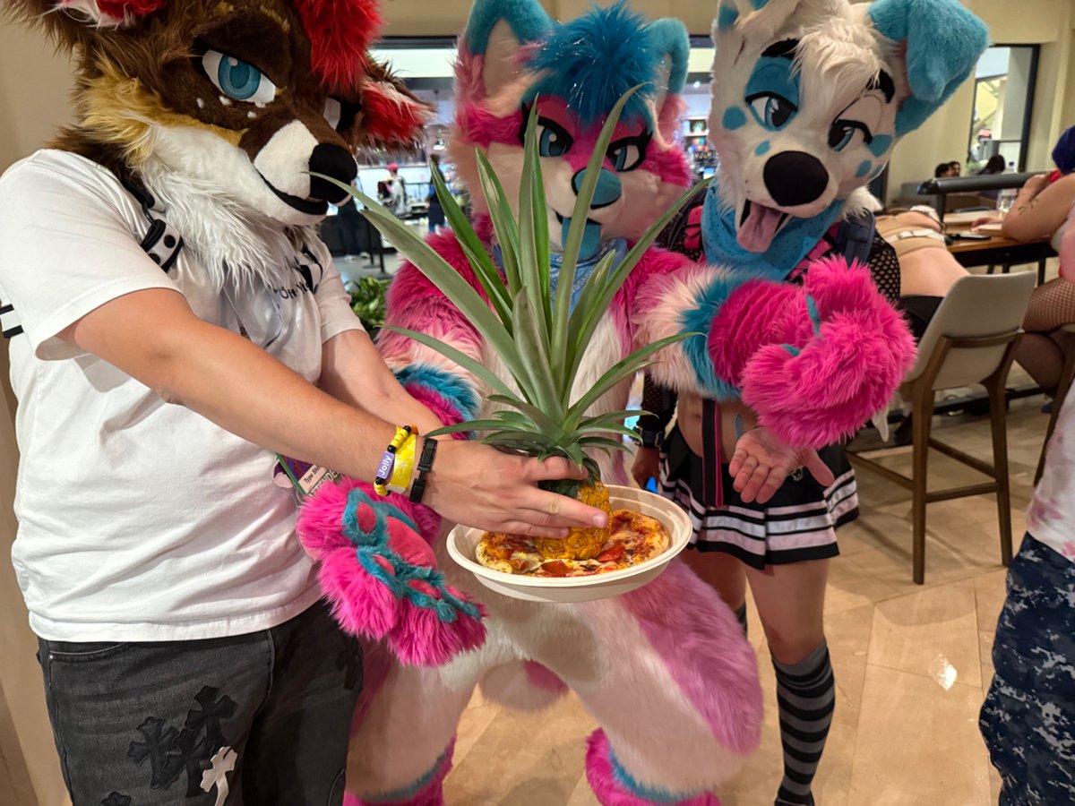 Jolly Deere 🔜 MFF☃️ tweet media