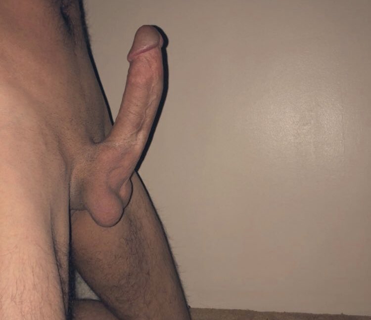 صباح الخير 😈🔥

وحشتوني اوي يا شراميط 😈🔥

اللي جاهزه للفشخ والتعشير تيجي وهيا فتحالي رجليها 🥵🔥🔥