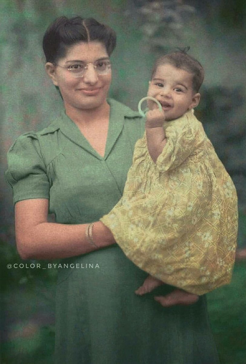 With his mom #JerBulsara 🤍
She was holding a legend in her arms…
#FreddieMercury #Legend ♾️
#HappyBirthdayFreddieMercury