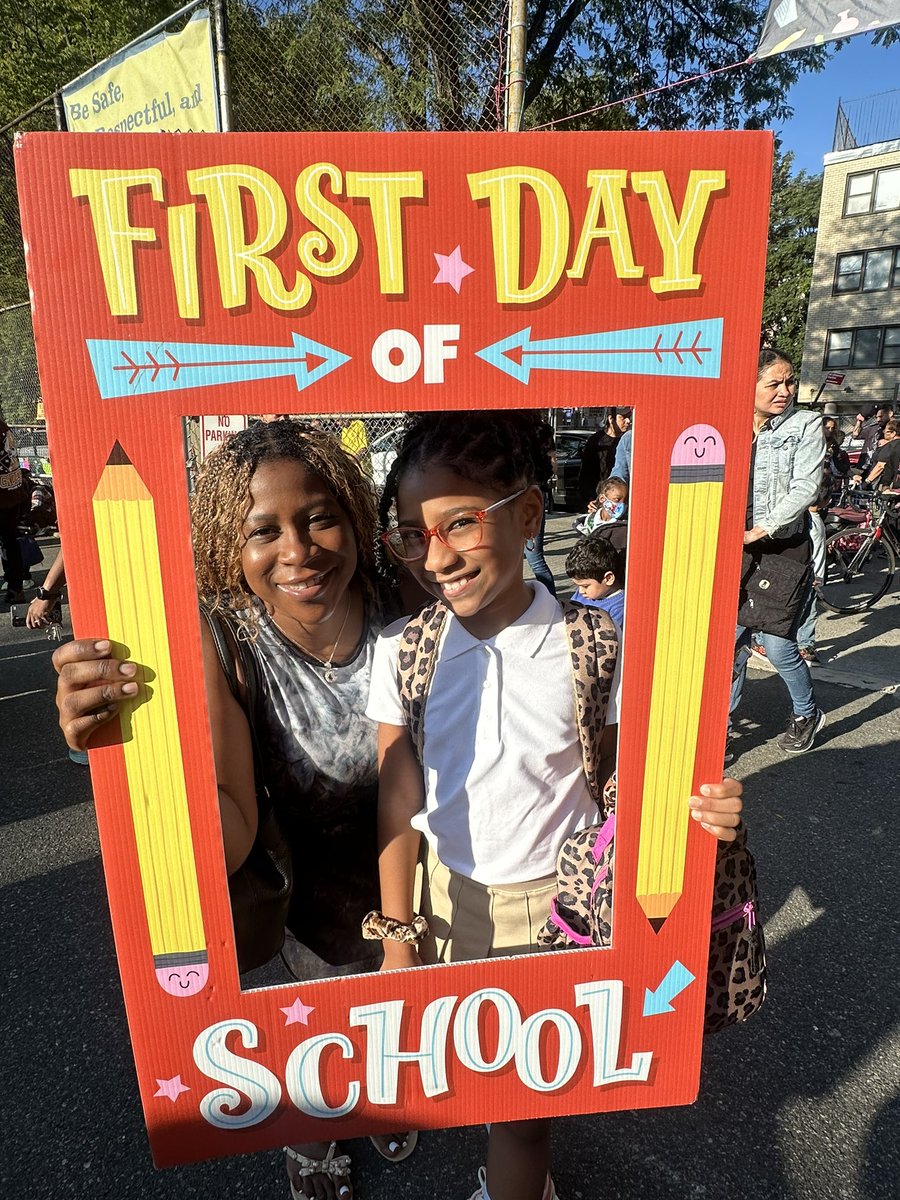 249Ps's tweet image. Welcome back, students! We're so excited to see your bright smiles!! 😄😁😊Wishing everyone a wonderful first day and a fantastic school year! 🍎✏️ #FirstDayOfSchool #WelcomeBack #ElementarySchool
#WhereCollegeBeginsInPrek