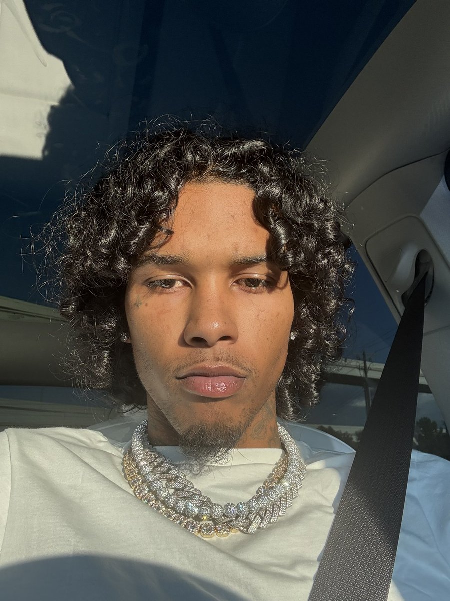 Shit ain’t been easy I just make it look that way mama🖤 #EA