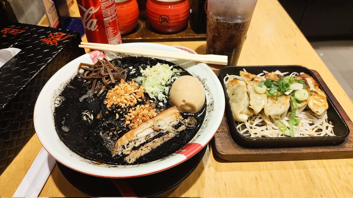 yamcebu's tweet photo. 先日NAIAのTERMINAL3でこれだけ食って1000ペソ超えたんだけど、エアポート価格なの?
高くなったなー https://t.co/0r9mj59HTO