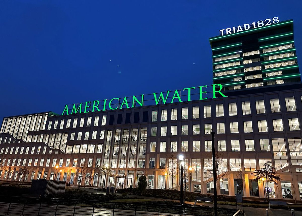 amwater's tweet photo. Joining the Greater Philadelphia region and 'going GREEN' for tonight's @Eagles season opener ๐ฆ
Reminder: Make sure to drink plenty of #wooder during the game!
#GoBirds https://t.co/RU1zWt7pyr