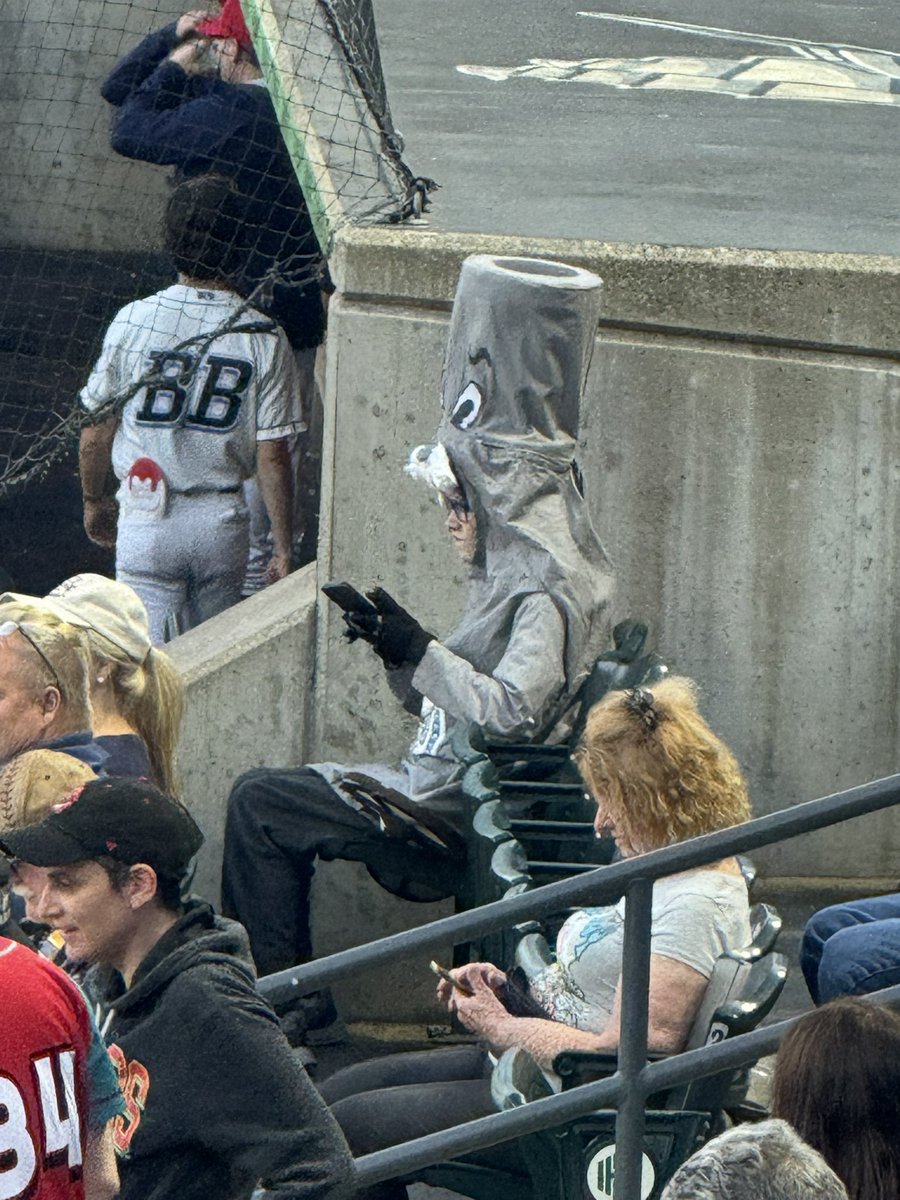 Boomer is in the house #cbj