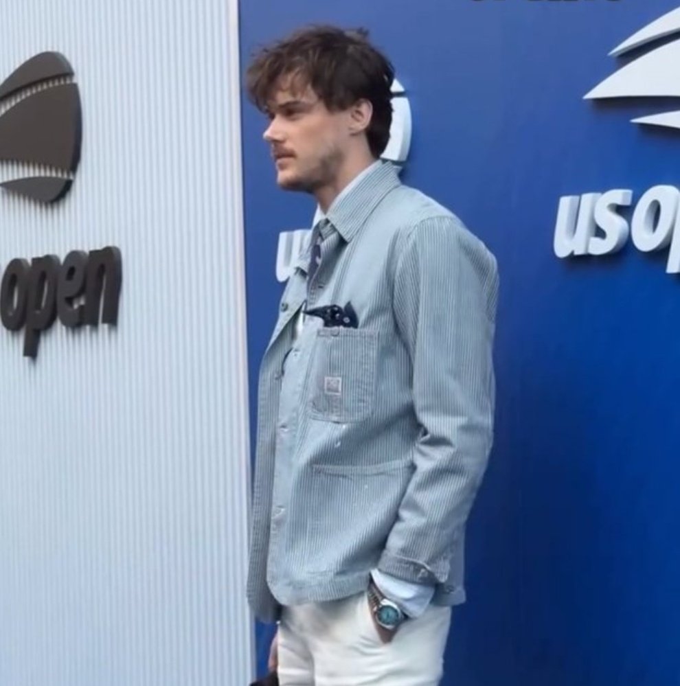 CHRISTOPHER 😍😍😍😍