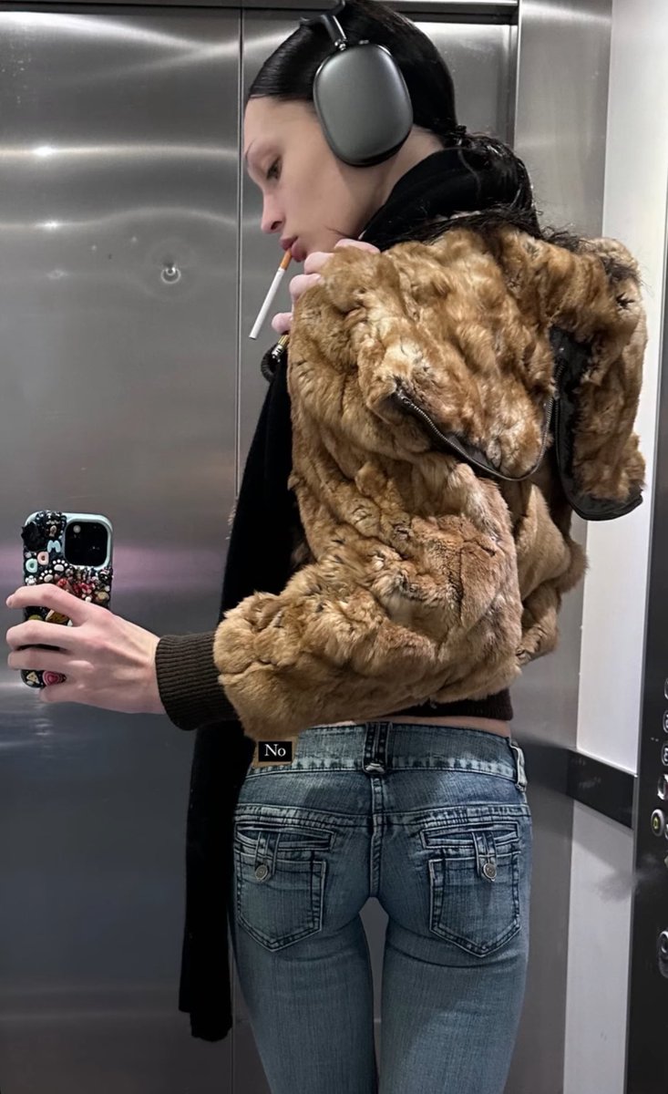 sanzoaho's tweet image. Soon i wont be in that #awkward phase anymore