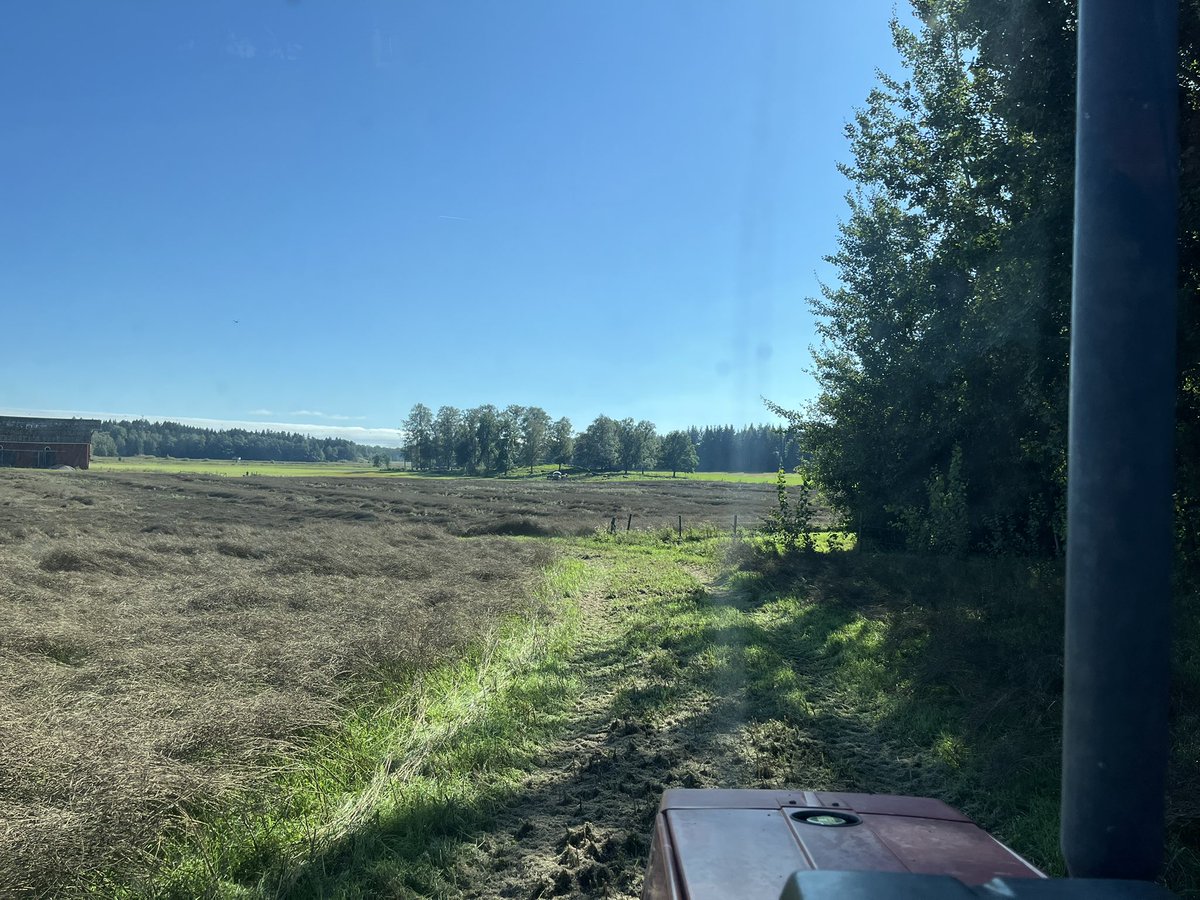 Yksi jakso suoritettu ja nyt mennään eteenpäin. Hieno ja monipuolinen kesä oli maatalousharjoittelussa.