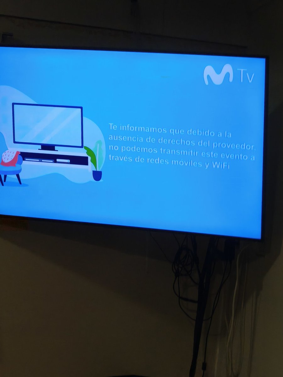 ThedogCL's tweet photo. Gracias por no dejarme ver el partido @Mega @MovistarChile 🤐🤬 para eso pago?... #LaRoja https://t.co/5NRCFK7eOt