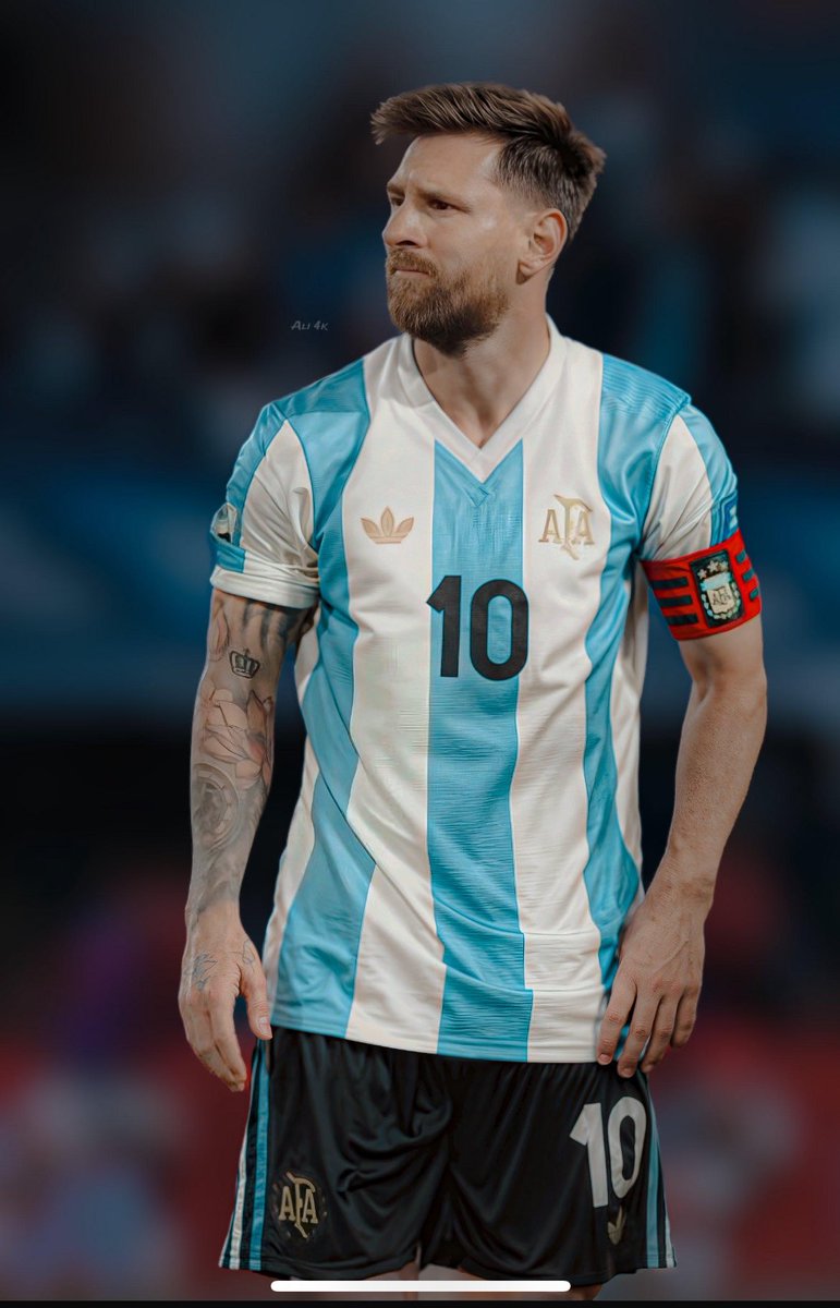 constantine7_'s tweet image. Solo le pido a Dios
Que Leo Messi juegue para siempre
Siempre con la Albiceleste
Para toda la alegría de la gente

Gracias Leo