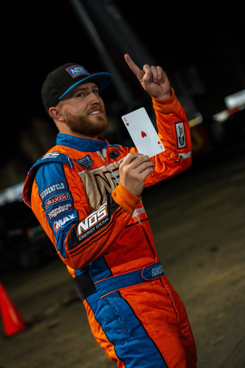 Using <a href="/TyCourtney7BC/">Tyler Courtney</a>’s favorite cards, we’ll move the ShopSunshine.Shop Redraw to command center to speed things up.

Redrawing is:
☀️ <a href="/JustinWhittall/">Justin Whittall</a>
☀️ <a href="/BrenhamCrouch/">Brenham Crouch</a>
☀️ <a href="/DannySamsIII1/">Danny Sams III</a>
☀️ @DannyDietrich
☀️ <a href="/AnthonyMacri7/">Anthony Macri</a> 
☀️ <a href="/Rico_Abreu/">RICO</a> 
☀️ <a href="/Starks55Trey/">Trey Starks</a> 
☀️ <a href="/_Torgerson02/">Ashton Torgerson</a>