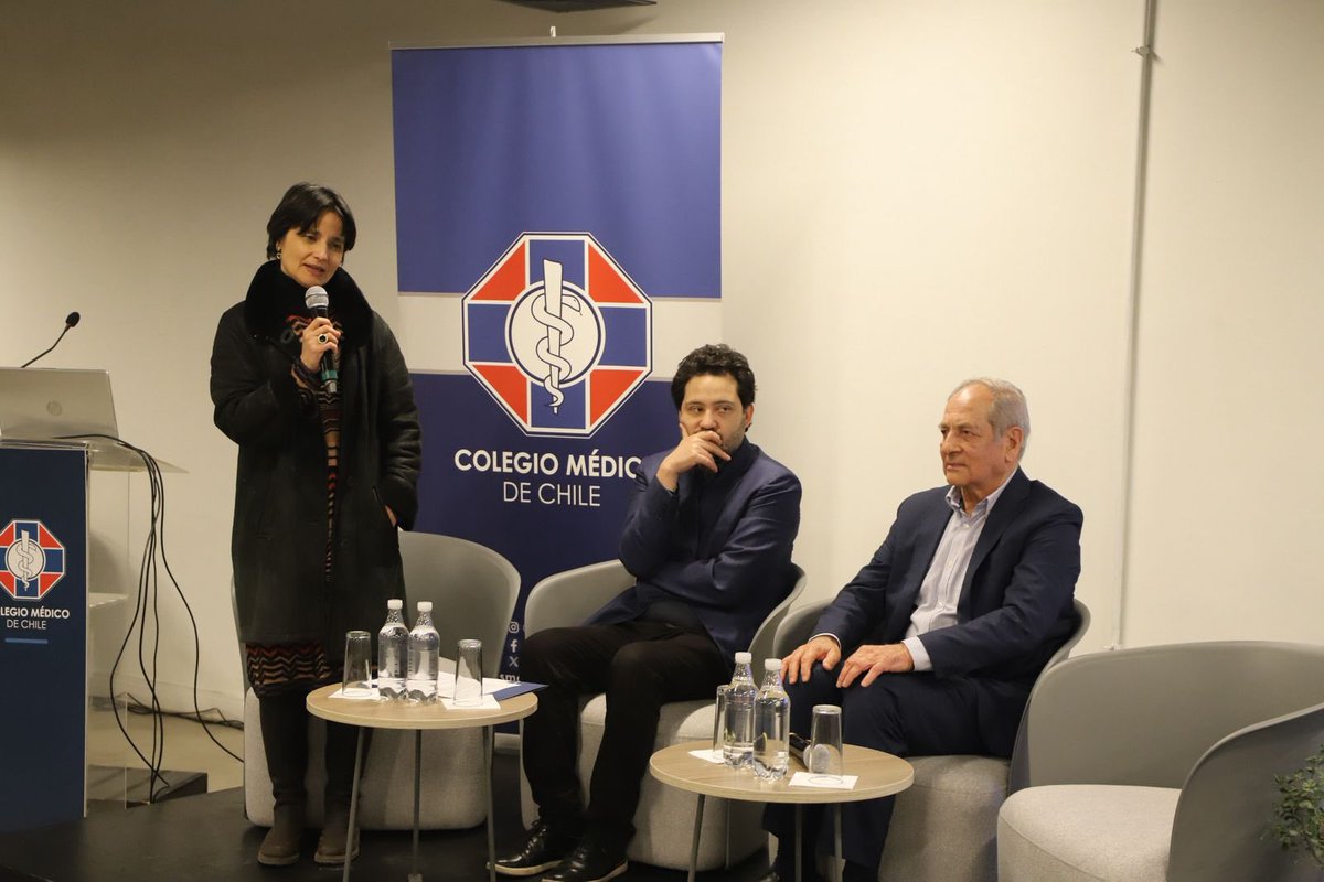 Agradecemos a quienes participaron con sus relatos, Rodrigo Bustos, de Amnistía Internacional, y los doctores Luis Berr y Teresa Chomalí, ambos con experiencia en misiones médicas humanitarias en Gaza, y a todos quienes asistieron a este espacio de reflexión.