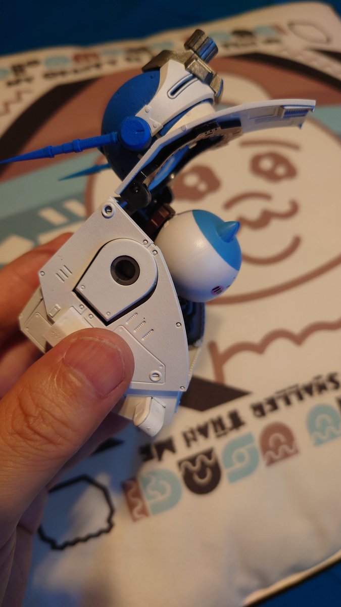 #ちいかわ　#ボトムズ　みなさまおはようございます(*‘ω‘ *)PS専用ハチワレドッグを作ってますー塗装が終わったので組み立てです。ハチワレちゃんが乗るとハッチは閉まりませんが、まあそれはそれですー(●´ω｀●)