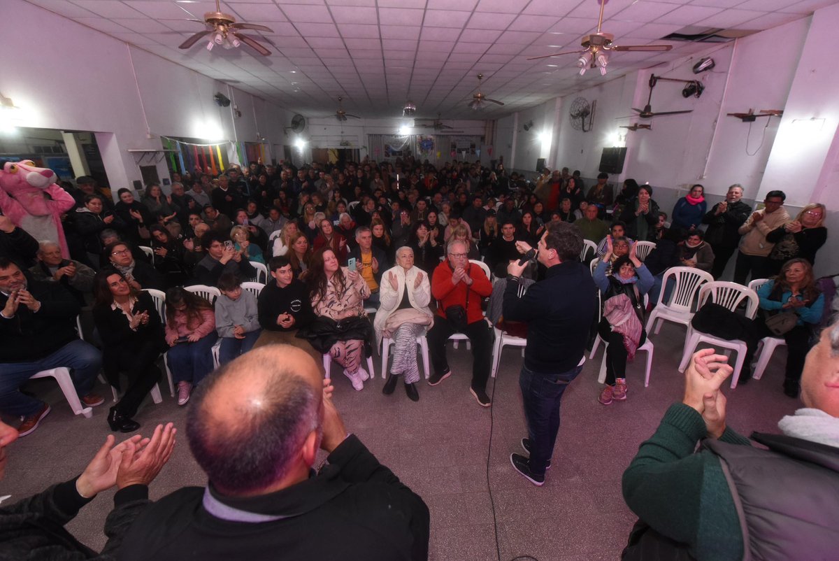 Más de mil platenses nos acompañaron en el cierre de campaña, demostrando que SOMOS la fuerza de la unidad y la esperanza.
Este 7 de septiembre, votá SOMOS Buenos Aires en La Plata.
