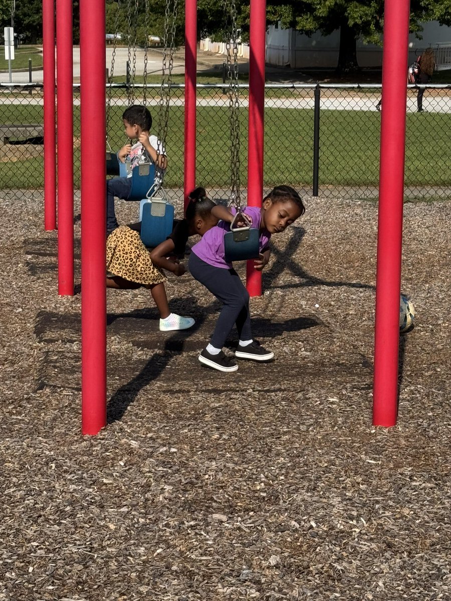 RCPS_EarlyLearn's tweet image. “Sunshine, sneakers, and belly laughs—today was pure playground magic.”
#playgroundvibes #preschool #pat #dph