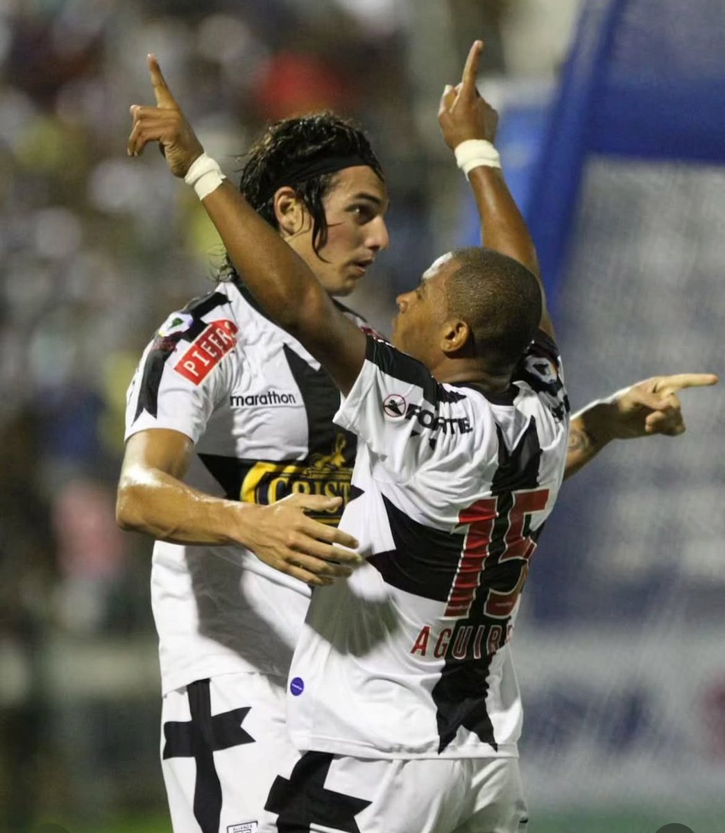 “El club tiene que hacer algo con Zlatan Fernández y el Zorrito. Llevarlos a Chile con la delegación, darle una charla motivacional al equipo. Tiene que quedar clara la trascendencia de esta llave de Sudamericana. Tenemos que salir a m@tarlos en la cancha.”