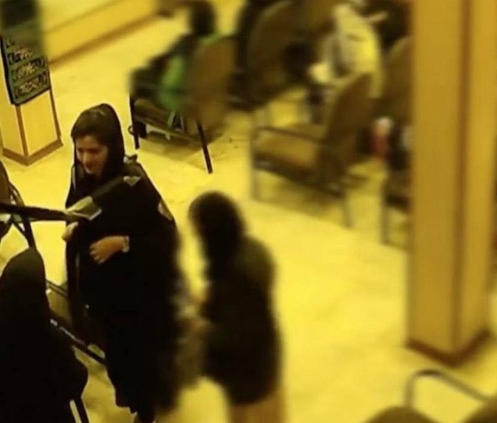 به سومین سالگرد ژینا نزدیک می‌شویم…
سه سال از آن روزهای پرشور براندازی گذشت؛
از خیابان‌هایی که تپش قلبشان با فریاد زن، زندگی، آزادی یکی شده بود، گذشت…
از چشم‌هایی که نابینا شدند و جهانی را روشن کردند، گذشت…
سه سال گذشت و شعله‌ی زن، زندگی، آزادی خاموش نشد….
#زن_زندگی_آزادی