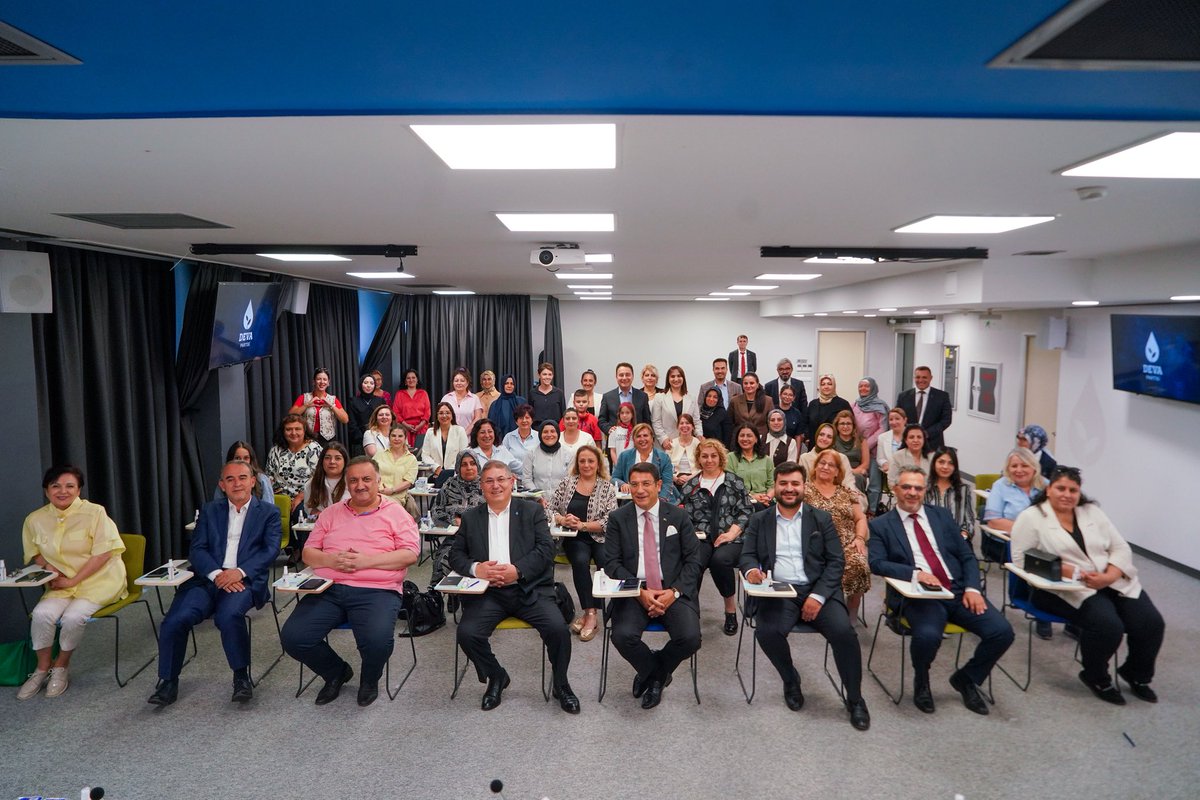 Kadının olduğu yerde bereket vardır. 

Kadın Çalışmaları Başkanlığımız tarafından düzenlenen “gelecek döneme dair çalıştay” programına Genel Başkanımız <a href="/alibabacan/">Ali Babacan</a> ve Genel Başkan Yardımcılarımız ile birlikte katılım sağladık. 

Ülkemizin yarınları için çaba harcayan, akıl ve