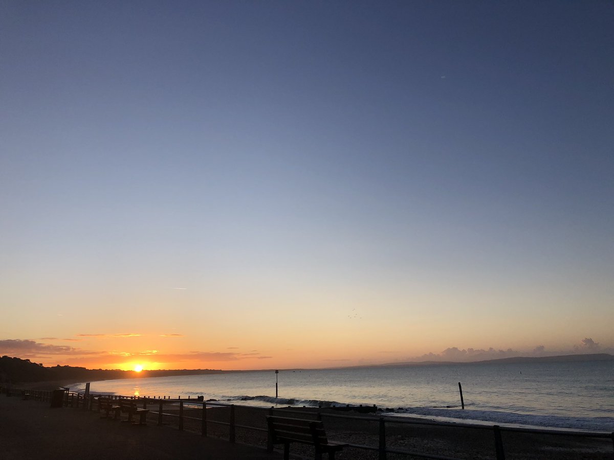 Sunrise benches☀️