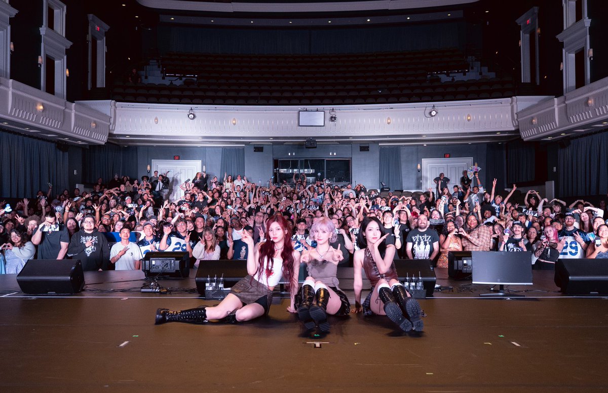 2025 VIVIZ WORLD TOUR 
[New Legacy] Live Charlotte, NC!

<a href="/VIVIZ_official/">VIVIZ</a> 
#VIVIZ #비비지
#EUNHA #은하
#SINB #신비
#UMJI #엄지
#NEW_LEGACY
#NEW_LEGACY_in_NORTH_AMERICA