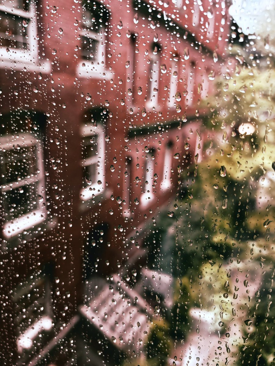 yhr__0's tweet photo. 雨の日の美術館すき https://t.co/81malaLxRC