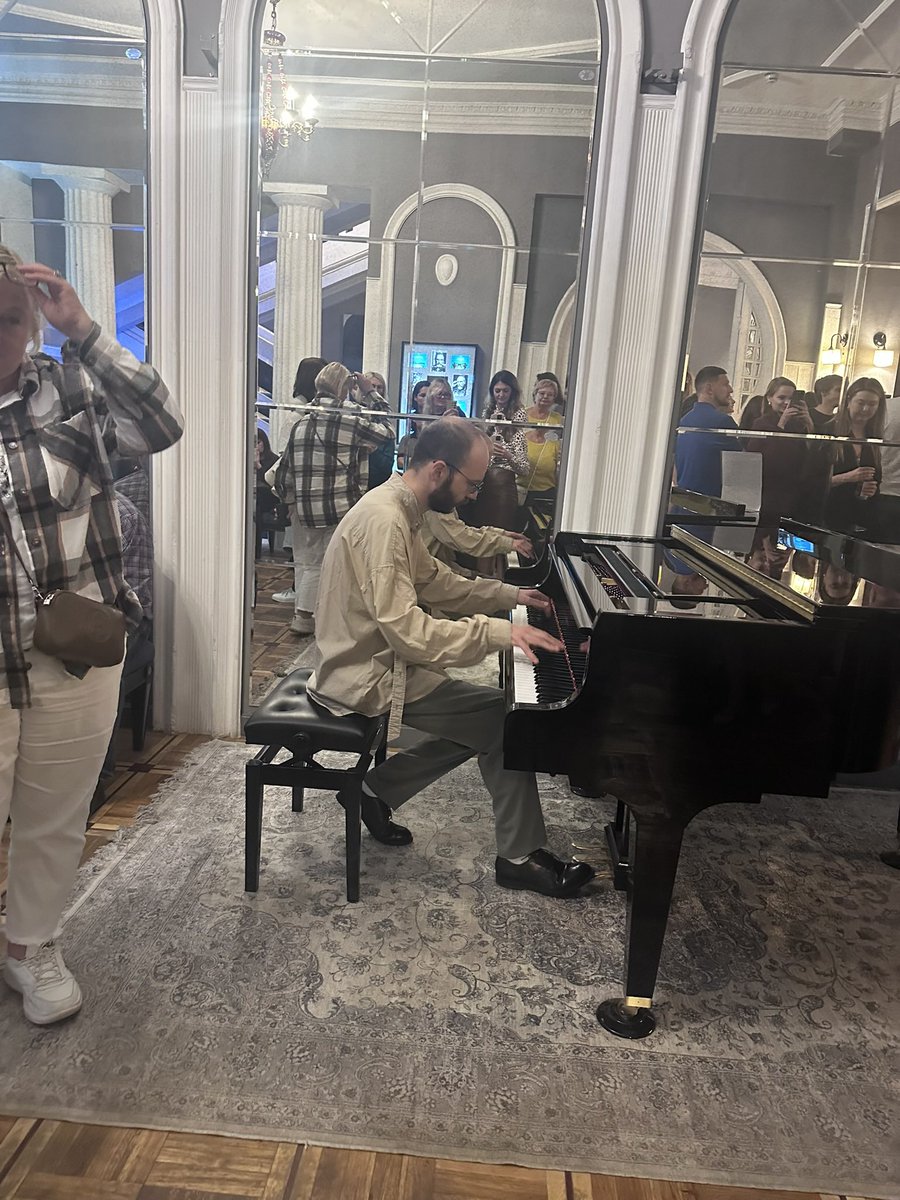 Ninelina's tweet photo. Premier of Night in Lisbon by Erich Maria Remarque, one of my favorite books. Theatre Modern. Great performance, bravo https://t.co/Ryvkcp9k4U