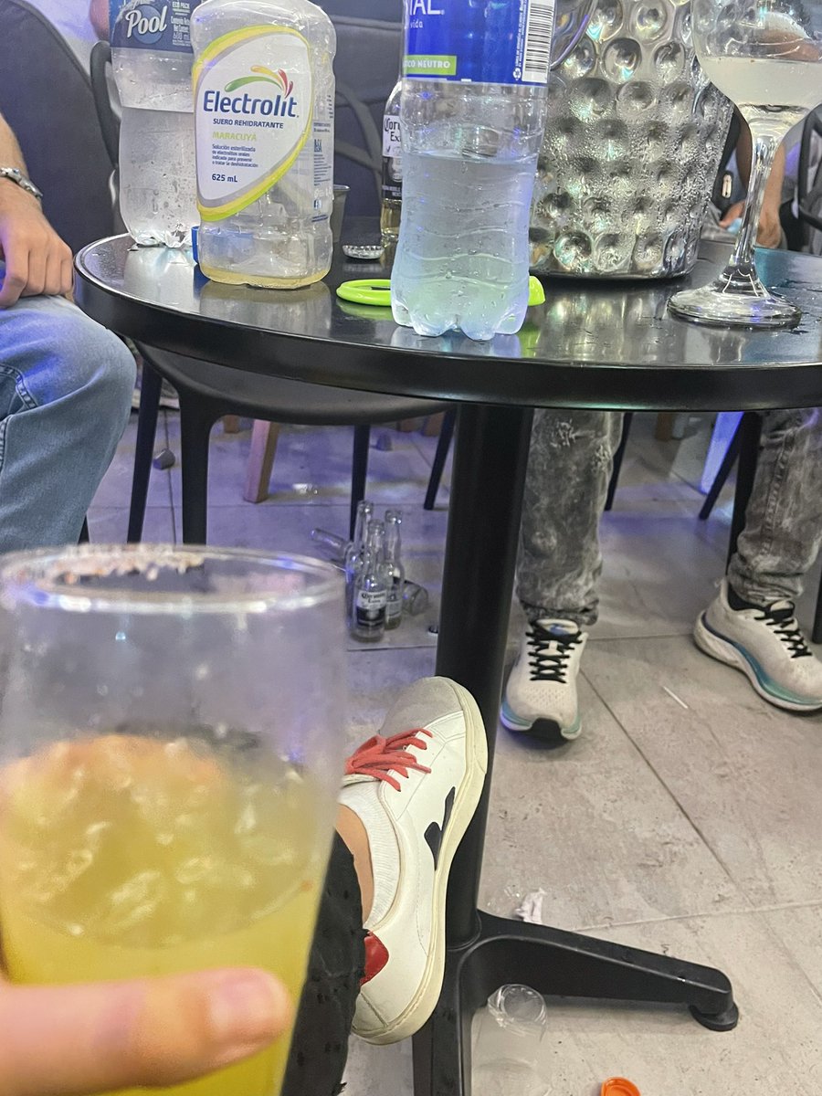Rumbeando soy pura agüita y soda