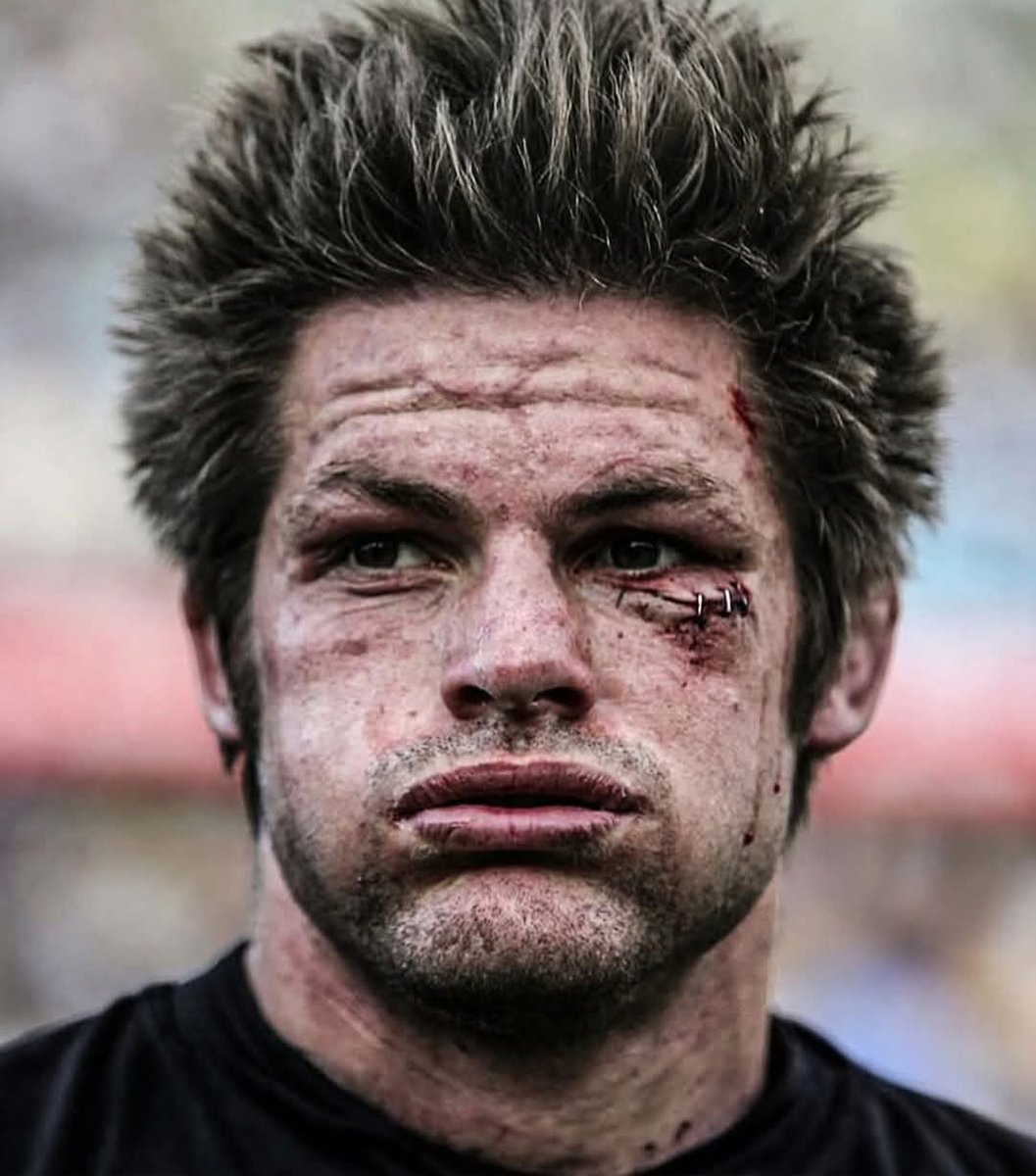 Friday Morning 🌅 

Just over 24 hours to go &amp; I thought of a Skipper that would never turn the black jersey into a circus 🎪 passing it around to mates so that they can also captain the team. 

A genuine leader of MEN!!! 

#NZLvRSA #Allblacks #Springboks #RugbyChampionship