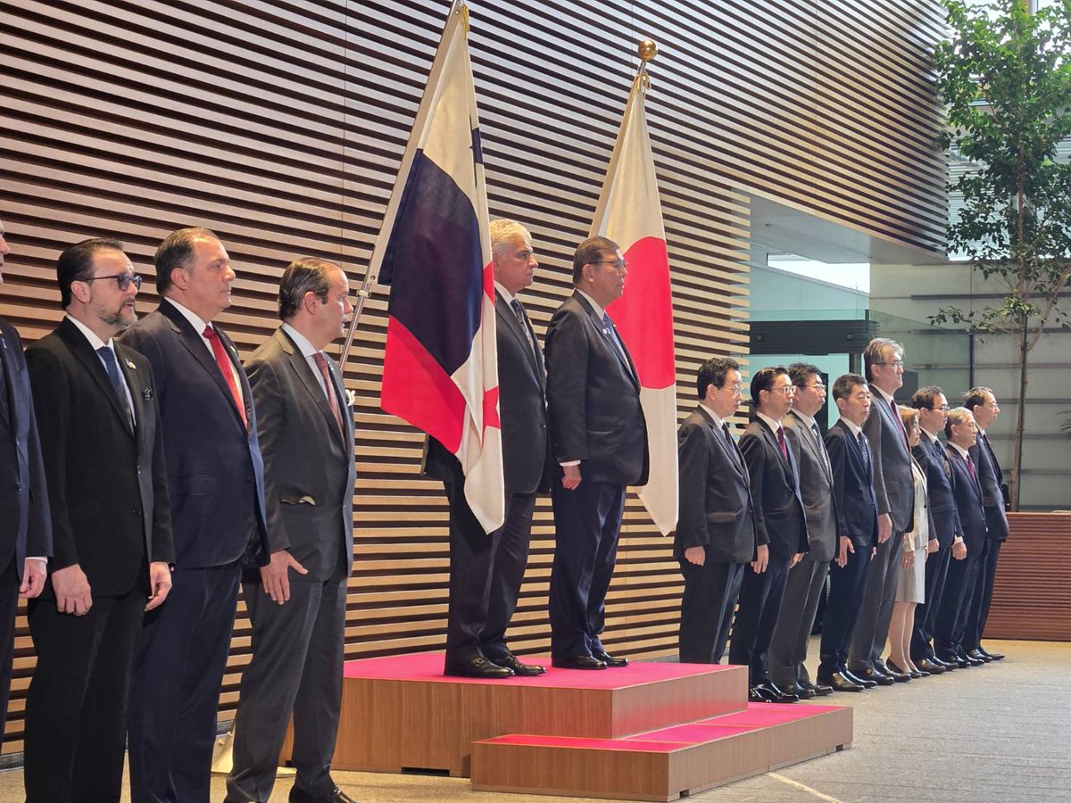 石破茂 tweet media