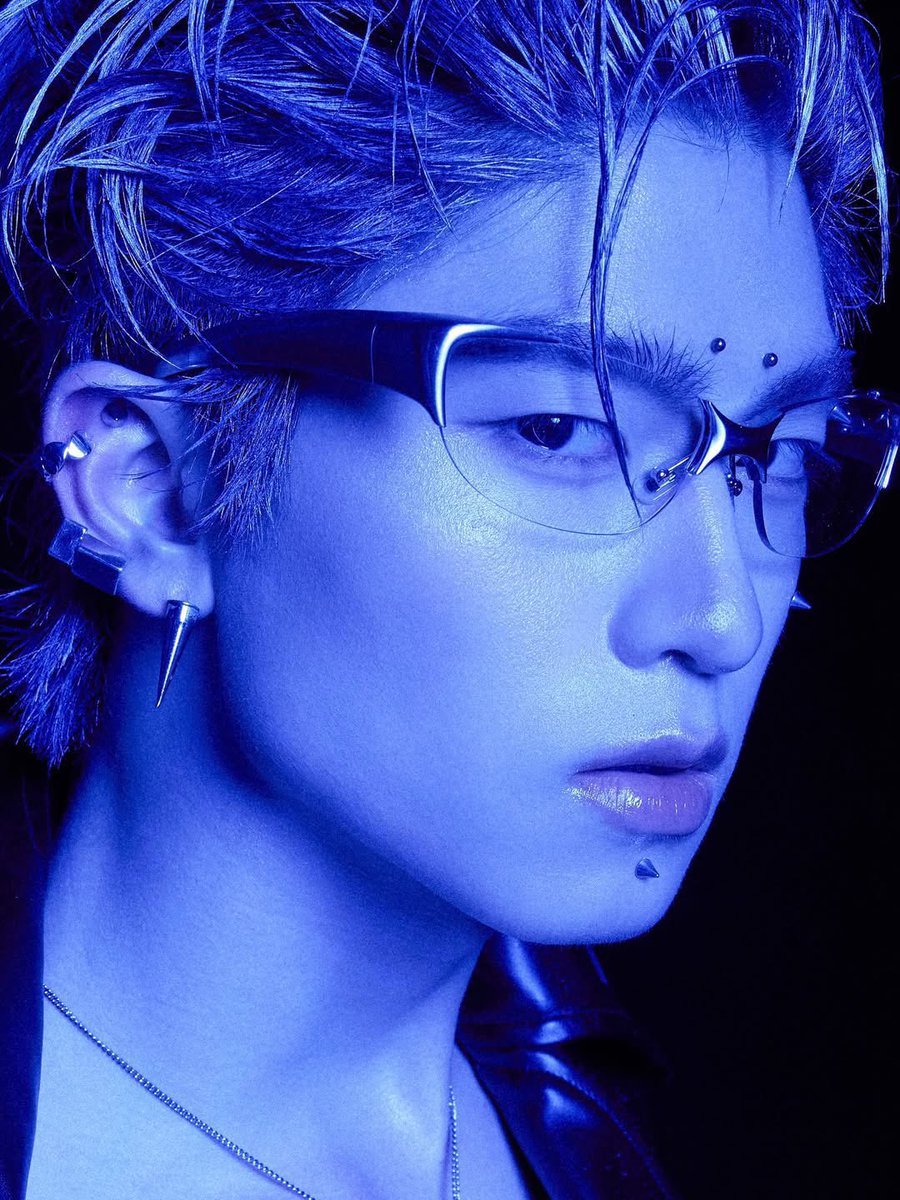 EverydaynewsTH's tweet image. หนุ่มตี๋อินเตอร์ โซจึ้ง ”โทมัส ธีร์ทัศน์”@tthomastc กับลุคสุดล้ำ แว่นดีไซน์สุดเก๋จาก Gentle Monster คอลเลกชั่นใหม่ “BOLD Collection 2025”  ✨🔥

#GENTLEMONSTER
#GENTLEMONSTER_BOLDCOLLECTION
#GENTLEMONSTER2025
#tthomastc
#EVERYDAYth