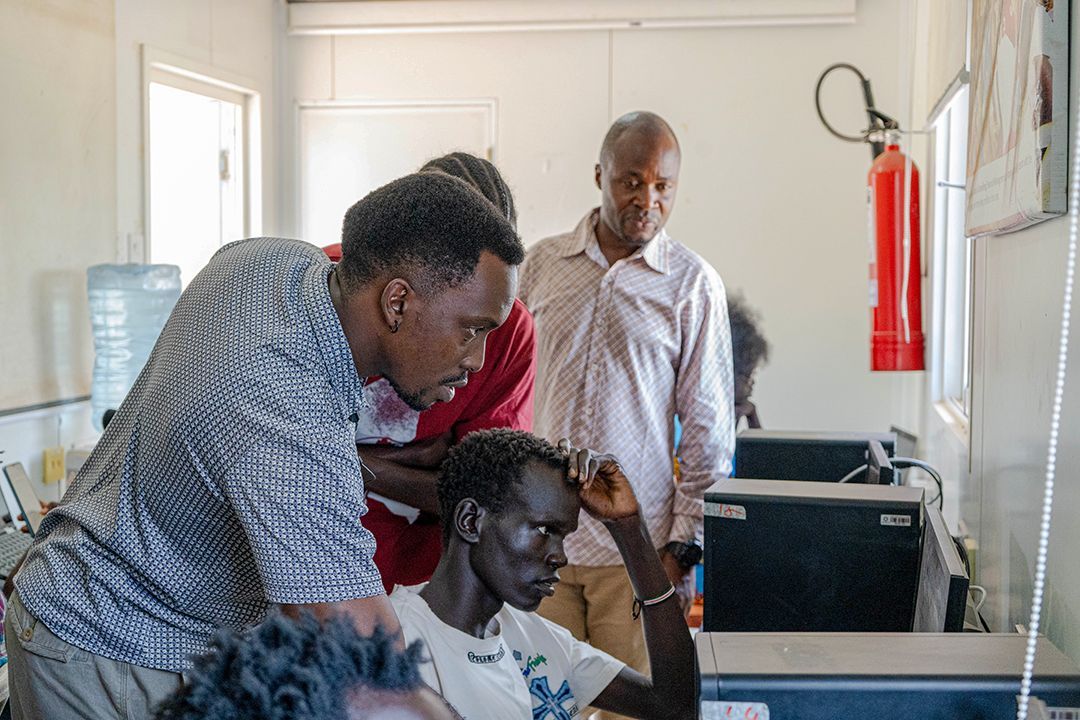 We welcomed our partner Buni Media to Kakuma for a capacity assessment. Together, we are launching 2D whiteboard animation training equipping refugee youth with one of today’s most in-demand creative skills. 

#RefugeeLed #LearnEarnLead #LeadingChange