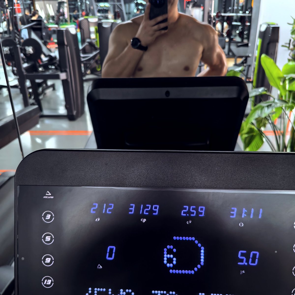 xue_jc's tweet photo. Only by enjoying the joy of fitness can you work better! !#健身 #无锡 https://t.co/9byFDQ1d9m