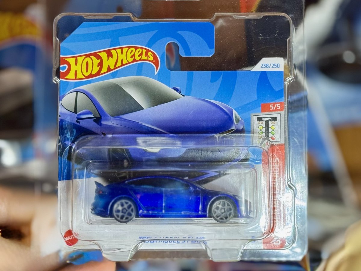 MikefromLastni1's tweet image. #modelsplaid #hotwheels #shortcard #Tesla #daicast #modelcar #collector #164scale #sealed