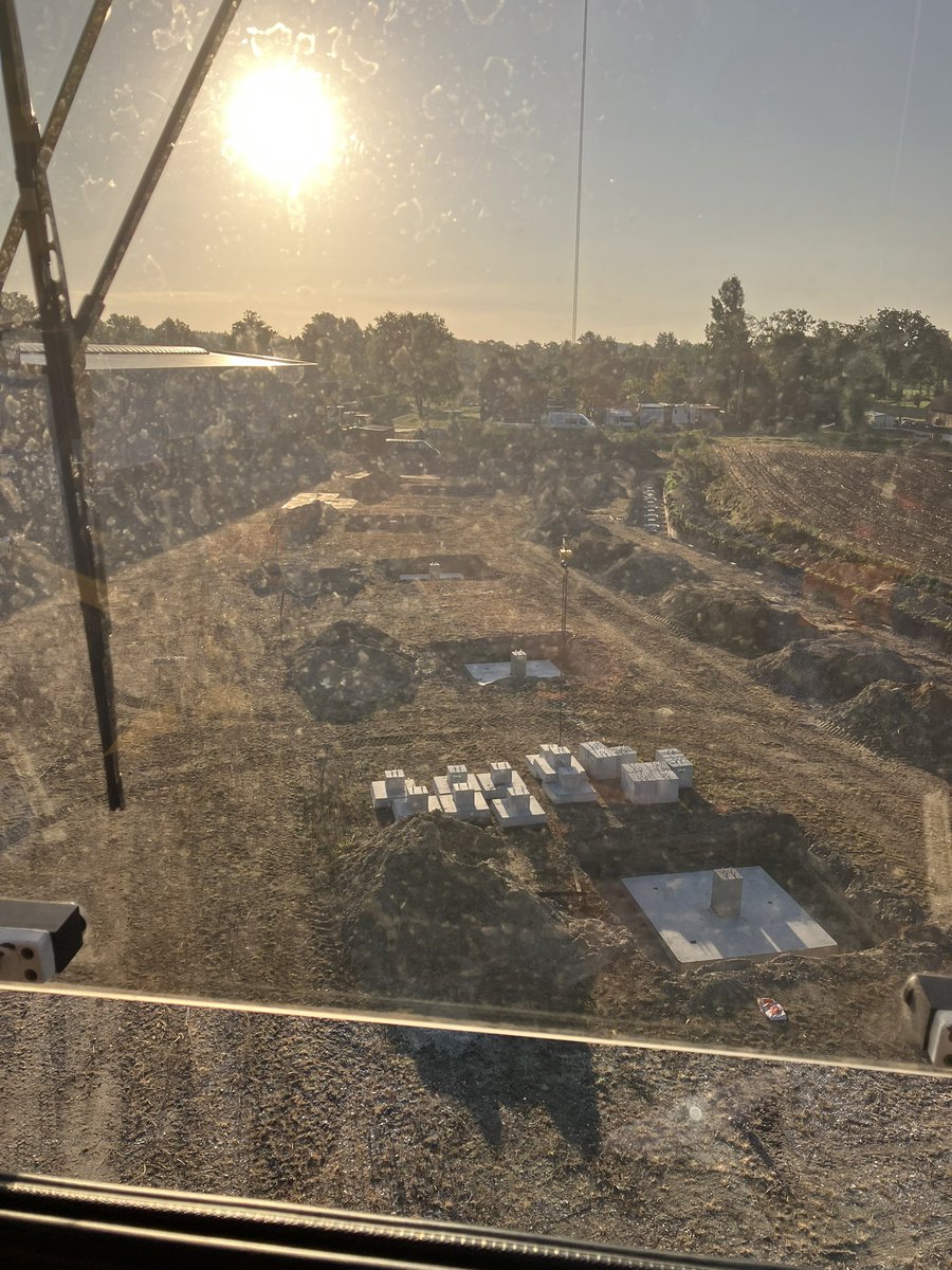 Goedemorgen, mooi weer en vanmiddag maar even het raam schoonmaken #topbaan