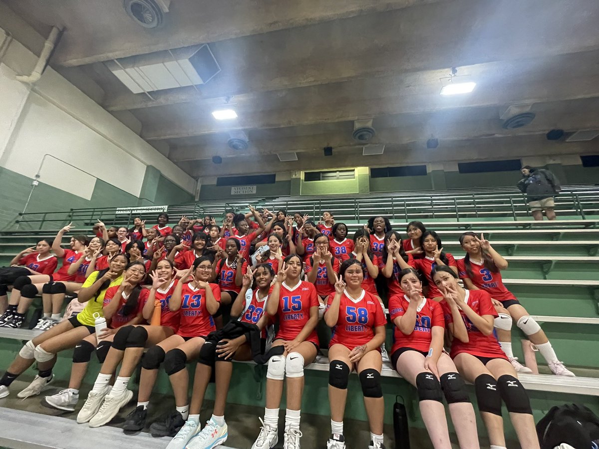 LJH_Athletics's tweet photo. First scrimmage in the books ✅ These girls played so well, and I can’t wait to see what this season holds! Huge thanks to our @berknervolleyball players for helping us out today! ❤️🏐💙 https://t.co/Nsyj0cTeAm