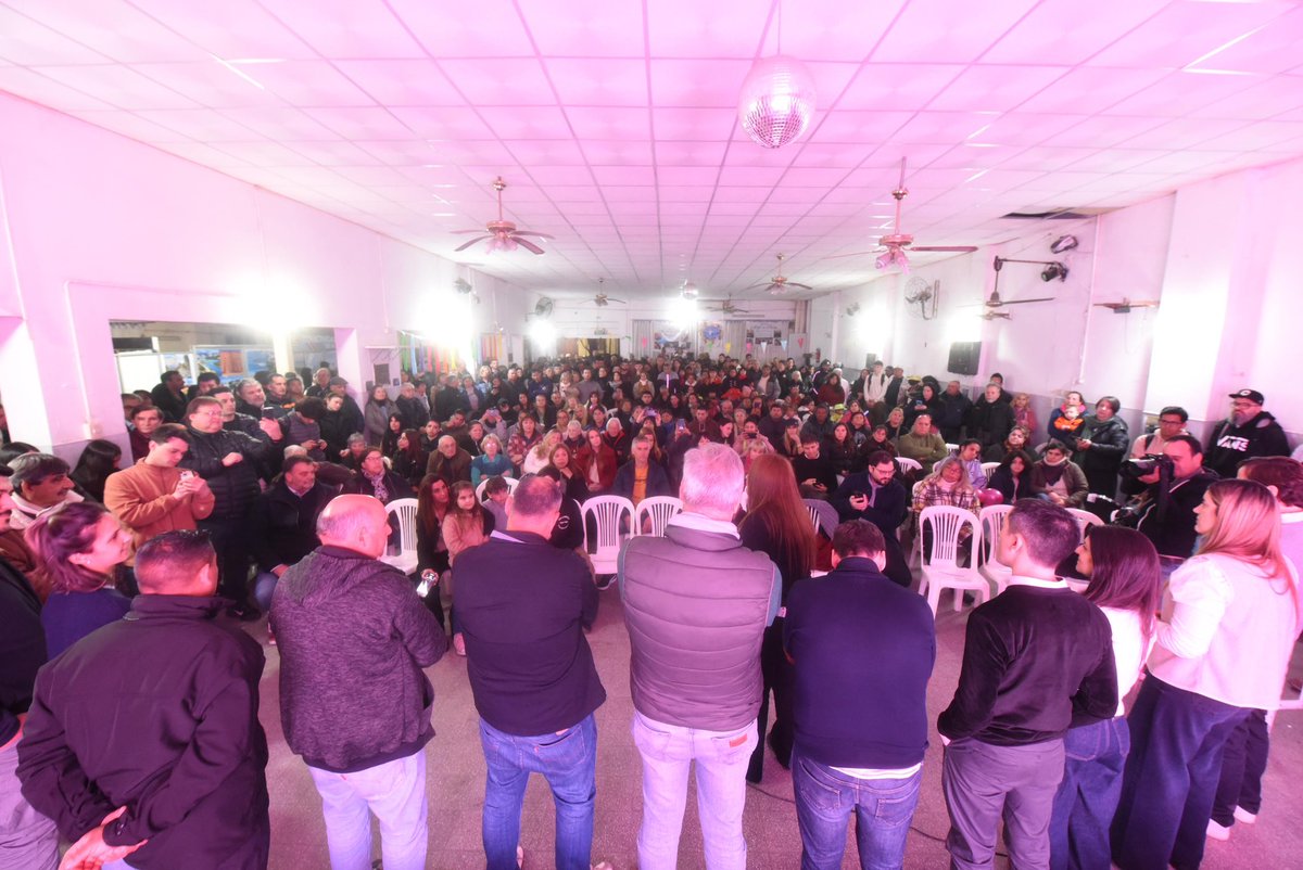 Cerramos una campaña que reafirma nuestros valores: transparencia, compromiso y futuro.
Este domingo, hay alternativa. Votá a Pablo Nicoletti, Leandro Bazze y Somos Buenos Aires.