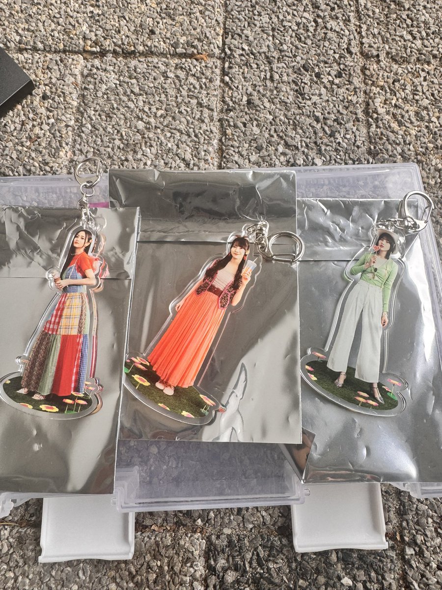 den_keychan46's tweet photo. 乃木坂46乃木カフェ 全ツカフェアクキート
レードトレ 真夏の全国ツアー
アクキー
求
富里、海邉 緩く岡本、中西
提供画像
思います
井上はレート差あるので相談してもらえたらと思います。 https://t.co/CBtohlk2hd