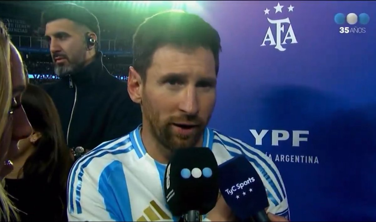 messitutkusu's tweet photo. 🚨Lionel Messi:

“Yaşımdan dolayı Dünya Kupası’na katılamayacağımı düşünüyorum.”

??? https://t.co/OXUS15ICyk