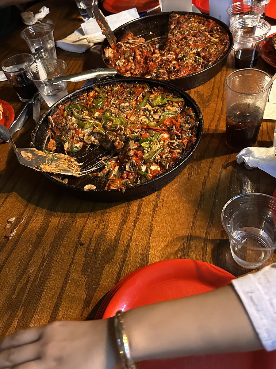 fandads's tweet photo. Pizza and Football! A perfect combination! @Eagles @PequodsPizza
#FlyEaglesFly #GoBirds #Pizza #GeekDad #Fandads https://t.co/0IXXbnKU6J