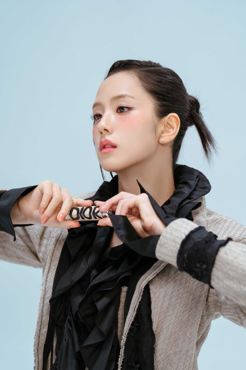 jisoo got dragged from these brands left and right our IT girl! 🤍